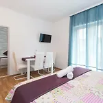 Voinic 2 招待所 3*